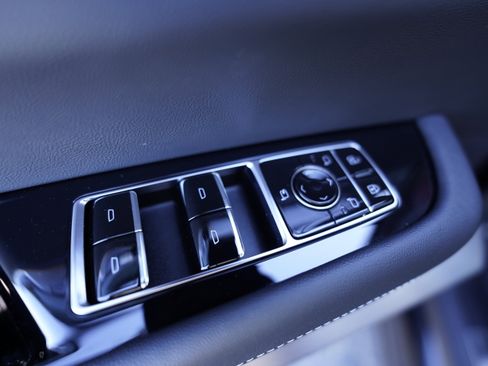 Used 2026 Cadillac Vistiq Sport image 29