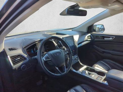 Used 2024 Ford Edge Titanium image 8