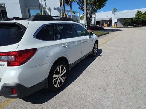Used 2019 Subaru Outback 2.5i Limited w/ Popular Package #2 AWD/4WD image 4