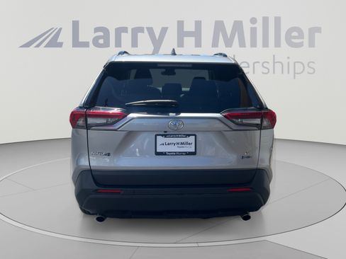 Used 2025 Toyota RAV4 LE AWD/4WD image 4