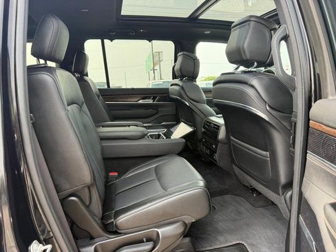 Used 2024 Jeep Grand Wagoneer Series I AWD/4WD image 13