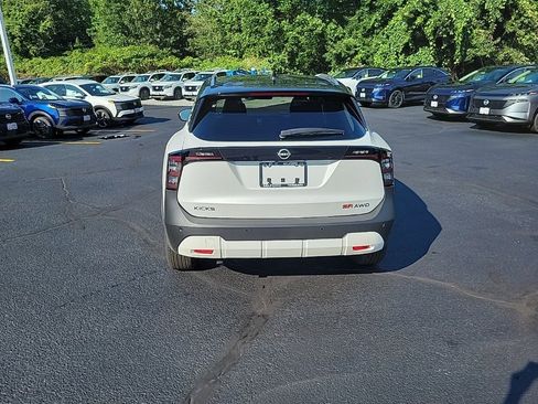 New 2026 Nissan Kicks SR w/ Cold Weather Package image 4