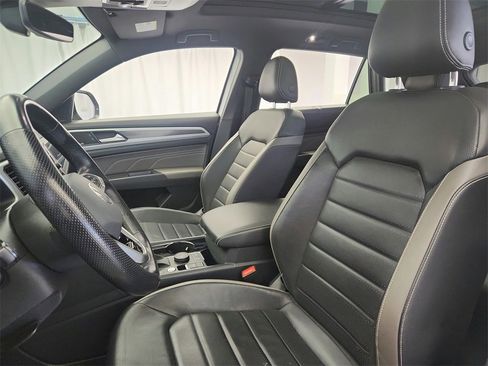 Used 2021 Volkswagen Atlas Cross Sport SEL Premium image 10