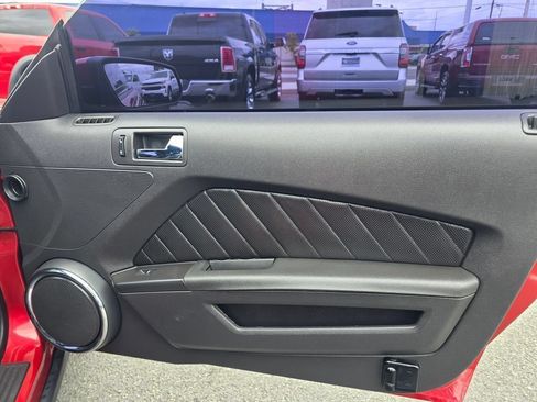 Used 2010 Ford Mustang Coupe RWD image 17