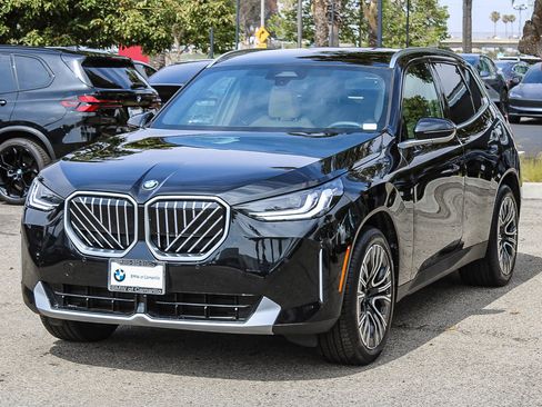 Certified 2026 BMW X3 xDrive30i w/ Convenience Package AWD/4WD image 3