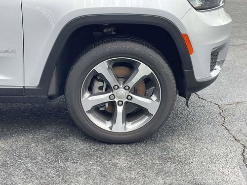 New 2025 Jeep Grand Cherokee L Limited w/ Trailer Tow Package AWD/4WD image 13