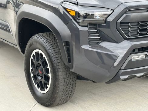 Used 2024 Toyota Tacoma TRD Off-Road image 13