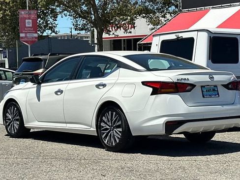 Used 2025 Nissan Altima 2.5 SV FWD image 6