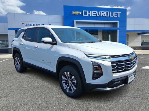 New 2026 Chevrolet Equinox LT image 2