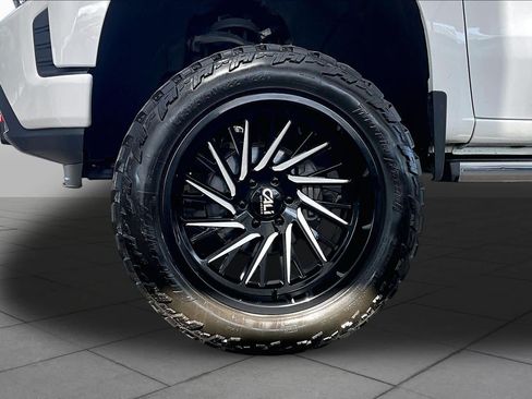 Used 2022 Chevrolet Silverado 1500 RST w/ Z71 Off-Road Package AWD/4WD image 11