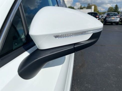 Used 2025 Volkswagen Tiguan S AWD/4WD image 17