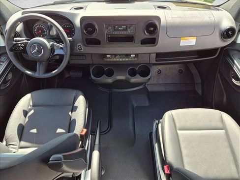 Used 2025 Mercedes-Benz Sprinter 2500 image 16