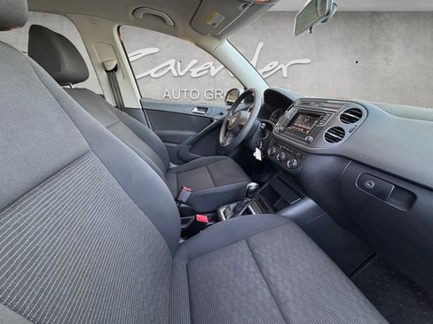 Used 2017 Volkswagen Tiguan Limited w/ Alloy Wheels Package image 29