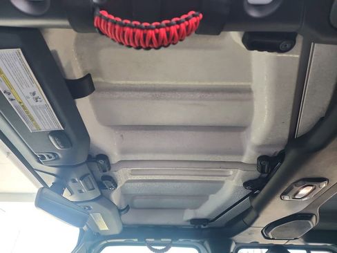 Used 2018 Jeep Wrangler Unlimited Rubicon AWD/4WD image 19