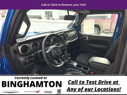 Used 2022 Jeep Wrangler Willys image 12