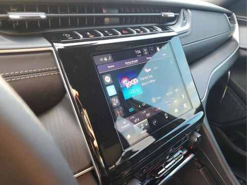 New 2025 Jeep Grand Cherokee L Laredo w/ Luxury Tech Group I RWD image 19