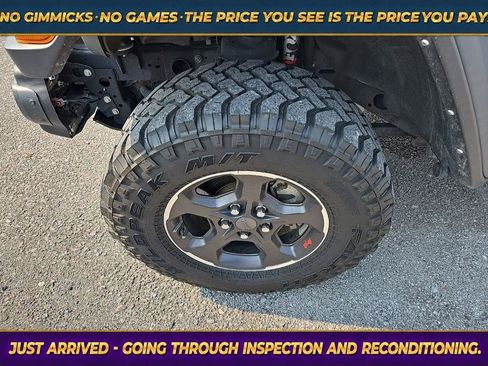 Used 2022 Jeep Gladiator Rubicon w/ LED Lighting Group AWD/4WD image 12