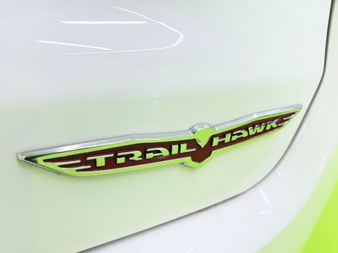 Used 2018 Jeep Compass Trailhawk w/ Cold Weather Group AWD/4WD image 14