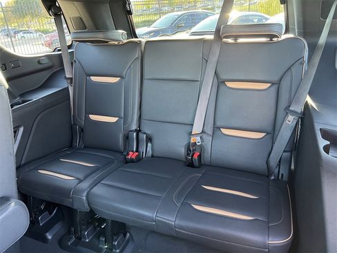 Used 2024 GMC Yukon AT4 w/ AT4 Premium Plus Package image 26