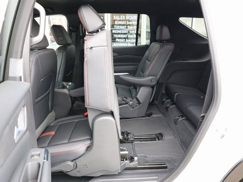 New 2026 Chevrolet Traverse RS FWD image 28
