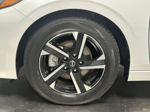 Used 2024 Nissan Sentra SV FWD image 22