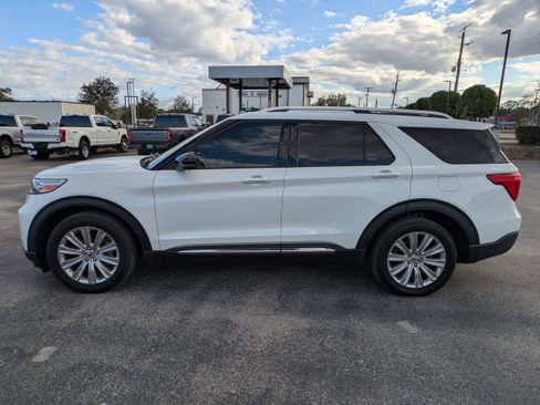 Certified 2022 Ford Explorer Limited w/ Limited Technology Package image 7