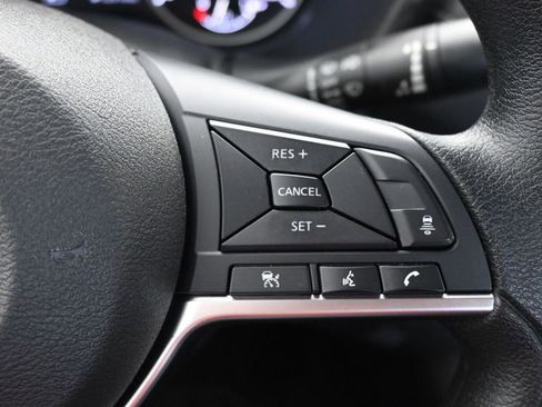 Used 2025 Nissan Sentra SV FWD image 29