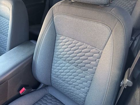 Certified 2019 Chevrolet Equinox LT image 17