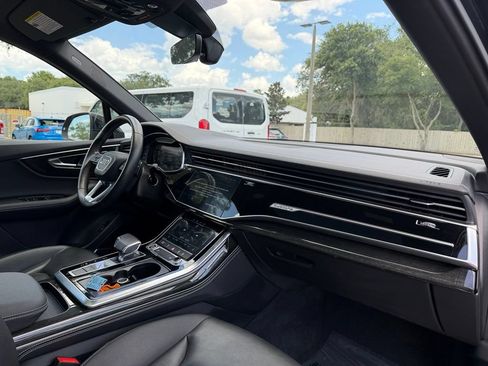 Used 2025 Audi Q7 3.0T Premium Plus AWD/4WD image 32