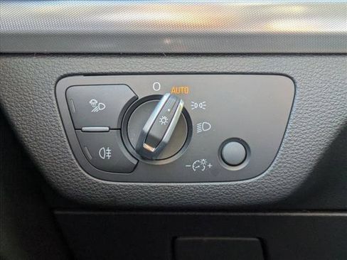 Used 2025 Audi Q5 2.0T Premium image 14