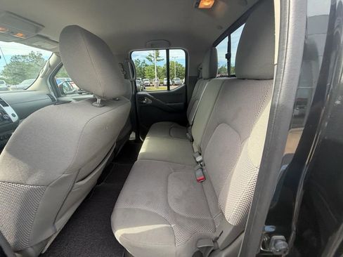 Used 2020 Nissan Frontier SV w/ Midnight Edition Floor Mats AWD/4WD image 11