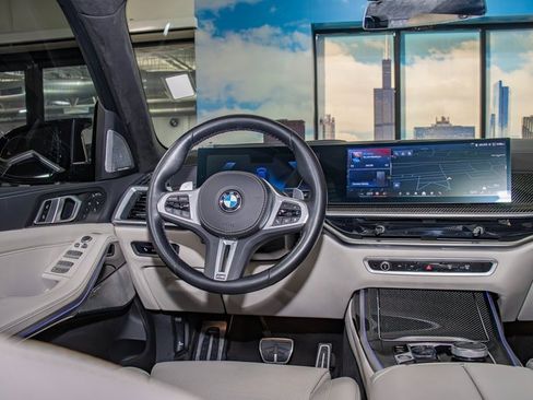 Certified 2025 BMW X7 M60i image 16