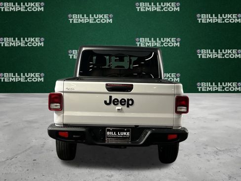Used 2025 Jeep Gladiator Sport image 6