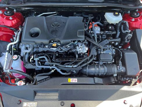 Used 2025 Toyota Camry SE FWD image 32
