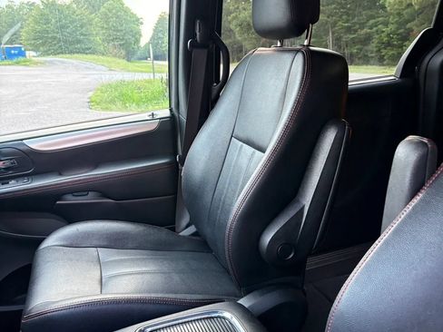 Used 2019 Dodge Grand Caravan GT FWD image 11
