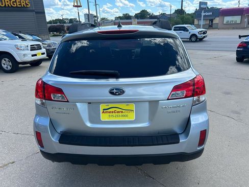 Used 2013 Subaru Outback 3.6R Limited AWD/4WD image 4