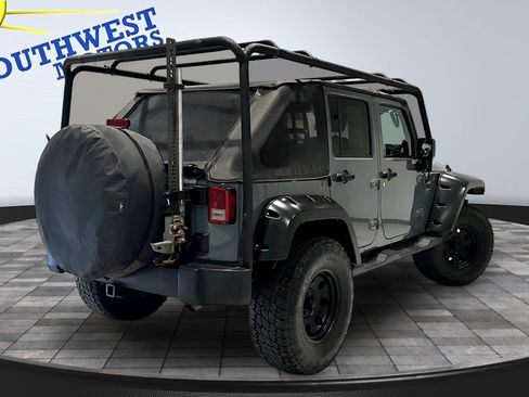 Used 2014 Jeep Wrangler Unlimited Sahara w/ Connectivity Group AWD/4WD image 7