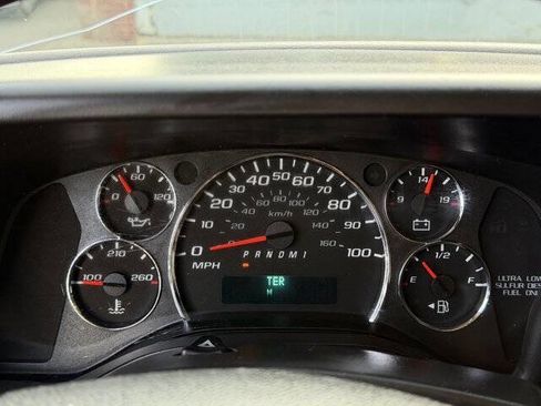 Used 2017 Chevrolet Express 2500 image 15