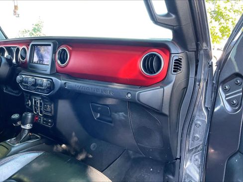 Used 2018 Jeep Wrangler Unlimited Rubicon w/ Steel Bumper Group AWD/4WD image 17
