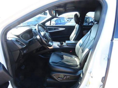 Used 2020 Lincoln Nautilus FWD w/ Equipment Group 101A image 27