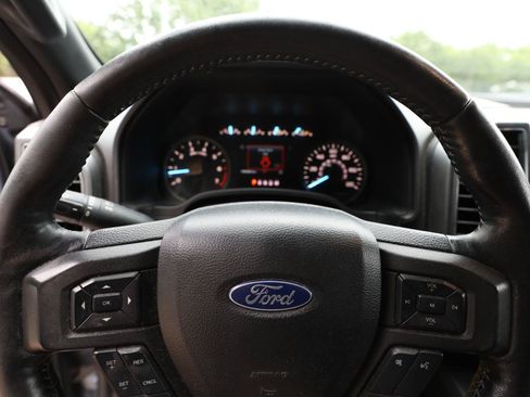 Used 2019 Ford F150 XLT w/ Equipment Group 302A Luxury AWD/4WD image 26