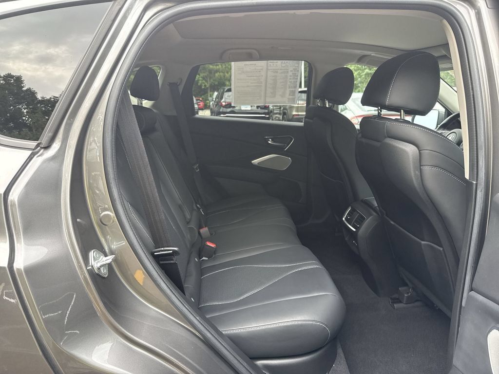 Used 2023 Acura RDX w/ Technology Package FWD image 25
