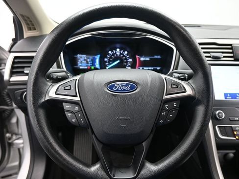 Certified 2019 Ford Fusion SE FWD image 14