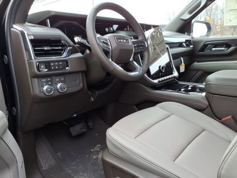 New 2026 GMC Yukon XL Elevation image 13