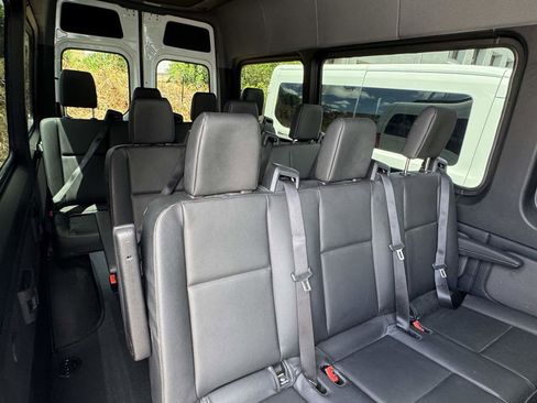 Used 2025 Mercedes-Benz Sprinter 2500 image 19