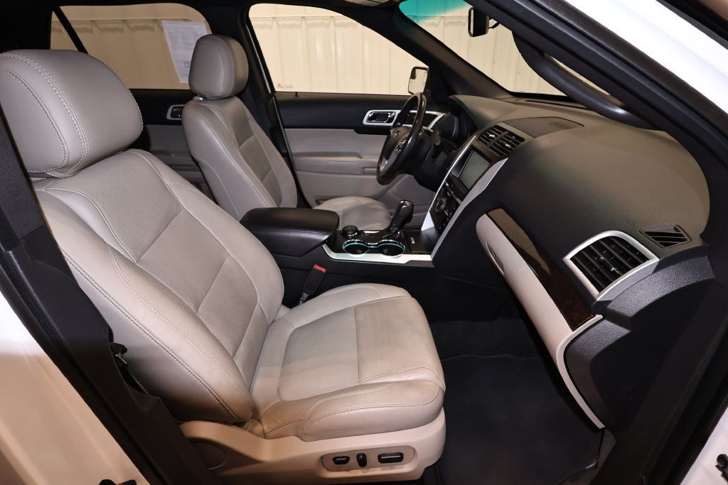 Used 2014 Ford Explorer Limited w/ Equipment Group 301A AWD/4WD image 23