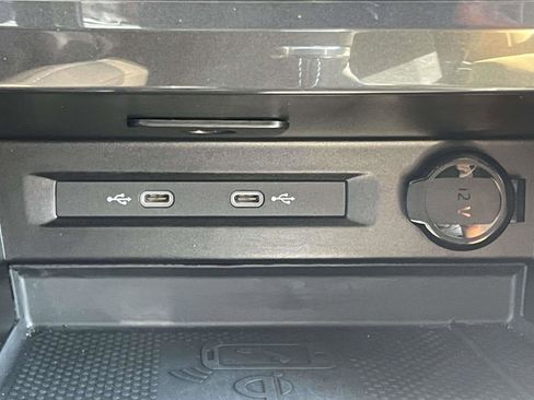 Certified 2024 Volkswagen Tiguan SE R-Line image 28