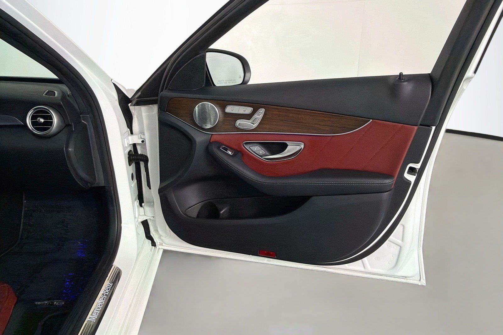 Used 2020 Mercedes-Benz C 300 Sedan image 25