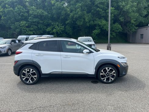 Used 2023 Hyundai Kona Limited FWD image 4