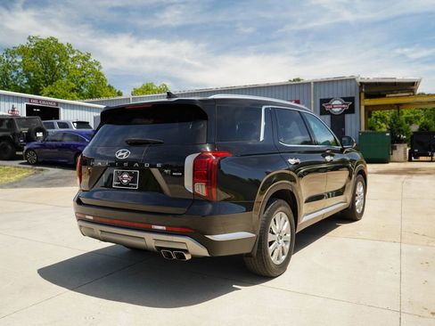 Used 2023 Hyundai Palisade SEL w/ Winter Package AWD/4WD image 4